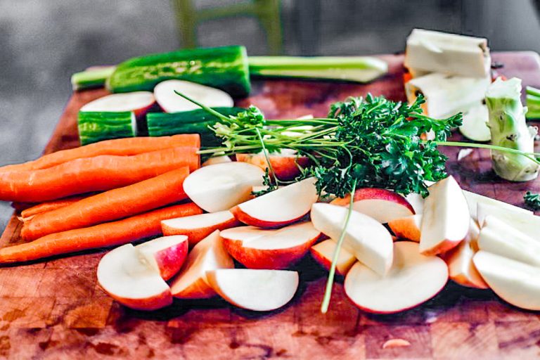 Vegetables You Can Safely Feed to Finches